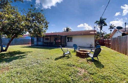 Lauderhill House | The Coral Wave