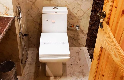 Lansdowne Hotel | The Corbett Downtown Resort