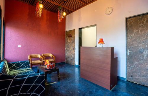 Bail Parao Hotel | The Corbett King