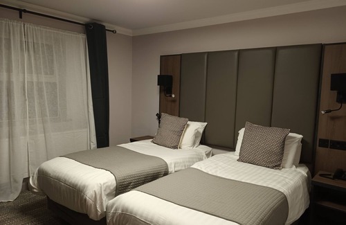 Leeds Hotel | The Corn Mill Lodge Hotel