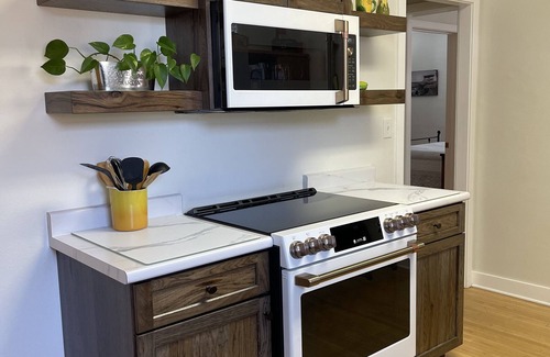 Mitchell House | The Corn Palace Cottage - Great Location