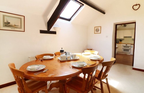 Westleigh Cottage | THE CORN TALLET, pet friendly, character holiday cottage in Bideford
