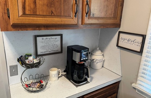 Orrville House | The Corner Cottage @ Chestnut - Orrville + minutes to Amish Country