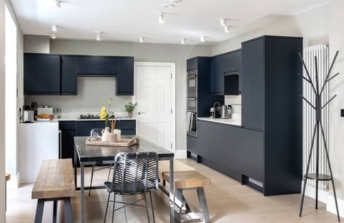Bath Apartment | The Cornwell Wine Vaults
