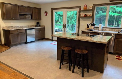 Ashtabula House | The Cortland Cottage at Brant's Apple Orchard