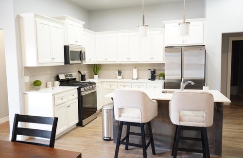 Wheatland House | The Cosmopolitan Modern, Cozy, New 3bedroom Home
