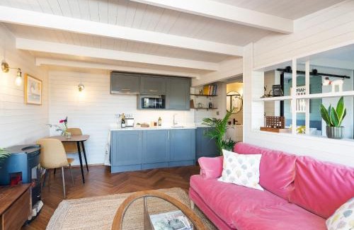 Wraxall House | The Cosy Cabin