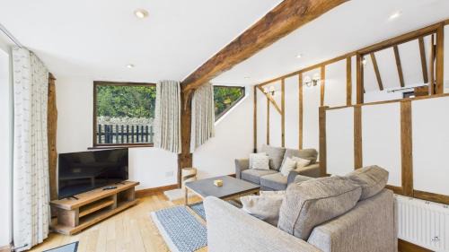 Ryde House | The Cote is a stunning rural barn beach 3 miles