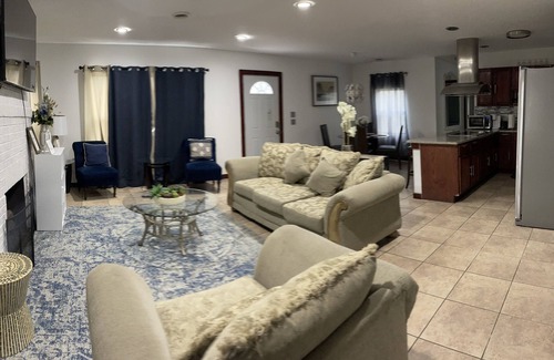 Markham Cottage | “The cottage” 2 bedrooms cozy and private home