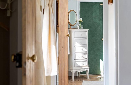 Mangotsfield Cottage | The Cottage and The Nook, Cotswolds, Sleeps 6 plus an Infant