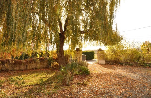 Allonnes House | The cottage and the granary of Russé
