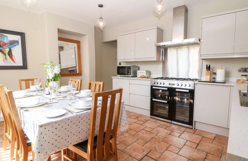 Broadway Cottage | THE COTTAGE AT BROADWAY, pet friendly, with a garden in Broadway
