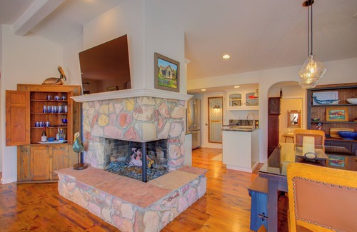 Park Hill Cottage | THE COTTAGE AT CAMBRIA. Our Guests Love It! Book For Summer. Check The Reviews