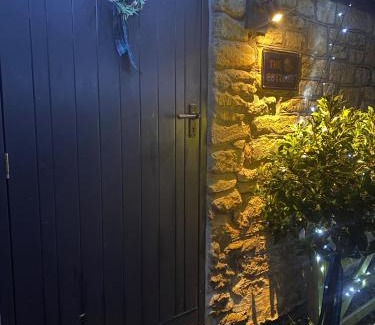 Mosterton House | The Cottage at Churchill Farm