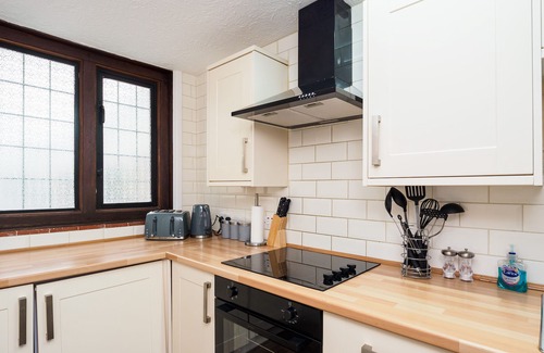 Upper Dicker House | The Cottage at Gildridge + Private Hot tub