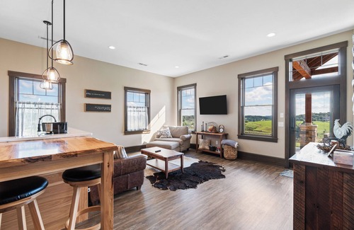 Sugarcreek Cottage | The Cottage at Heritage Hill