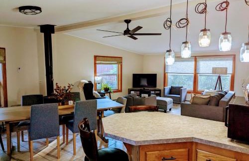 Maiden Rock House | The Cottage at Journey Inn