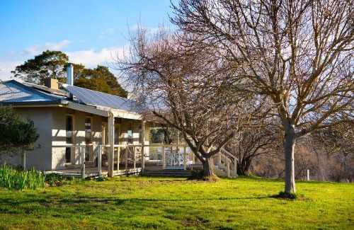 Werona House | The Cottage at Lake Werona