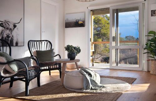 Werona House | The Cottage at Lake Werona
