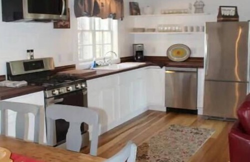 Orange House | The Cottage At Liberty Mill. Pets allowed