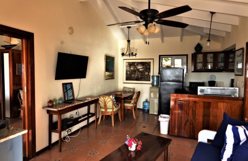 Red Hook Cottage | The 'Cottage' at Lion's Gate - Check for our Spring & Summer Specials