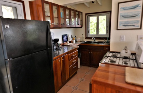 Red Hook Cottage | The 'Cottage' at Lion's Gate - Check for our Spring & Summer Specials