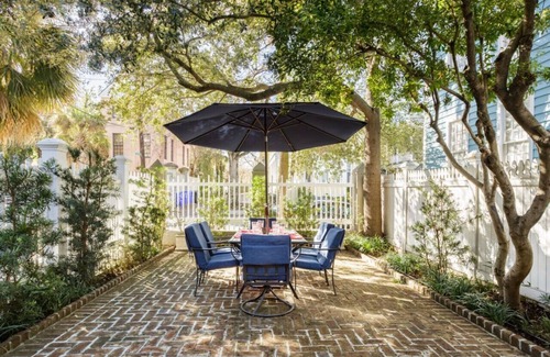 Downtown Charleston Cottage | The Cottage at Saint Philip Square, One Block to King, Charming Private Hideaway