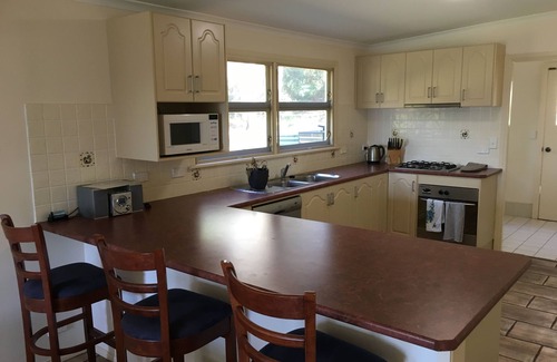 Longreach Cottage | The Cottage at Shoalhaven Lodge, Absolute Waterfront