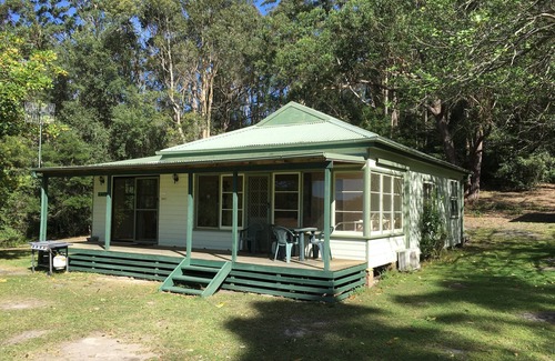 Longreach Cottage | The Cottage at Shoalhaven Lodge, Absolute Waterfront
