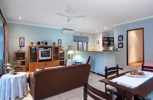 Durban North Cottage | The cottage at The Brother's Guest House, Durban North