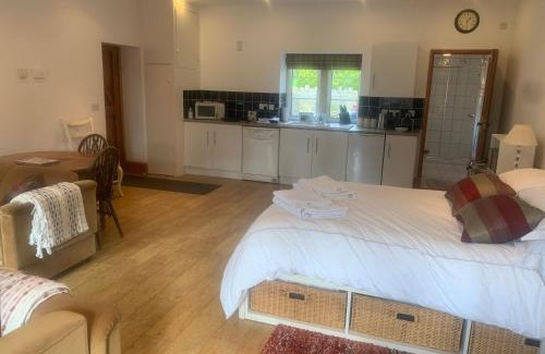 Chelynch Apartment | The Cottage at Well House