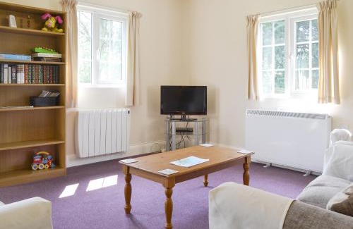 East Dereham House | The Cottage - B4014