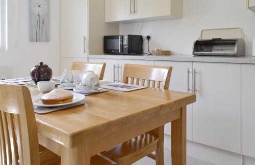 East Dereham House | The Cottage - B4014