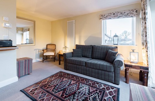 Hurstbourne Tarrant House | The Cottage -Bungalow Ensuite + Patio