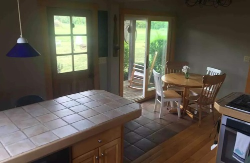 Orchard Park Cottage | The Cottage @ Chestnut Hill Guest House & Farm