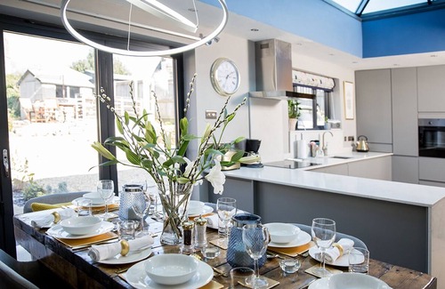 Mangotsfield Cottage | The Cottage, Cotswold Cottage sleeps 4 plus infant