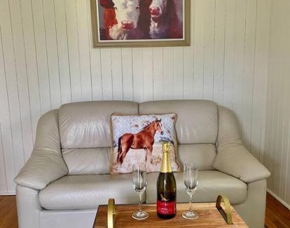 Coolabine House | The Cottage Country Escape