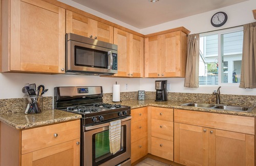 Morro Bay Cottage | The Cottage-Cozy-Peaceful-Private Garden Easy walk Downtown & the Embarcadero
