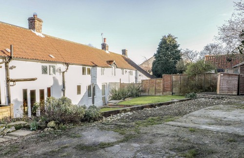 Staxton Cottage | THE COTTAGE, family friendly, character holiday cottage in Staxton
