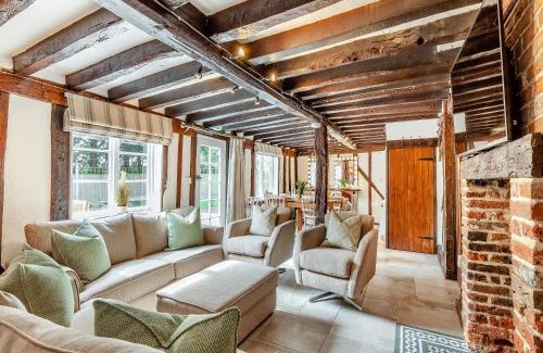 Chelmsford House | The Cottage