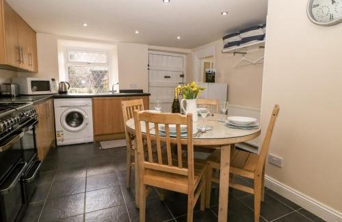 Hollingworth House | The Cottage Glossop