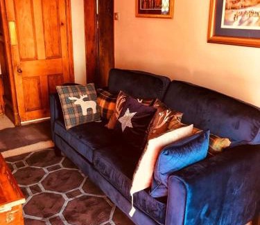 Oldham House | The Cottage, Grotton Hall, Lydgate, Saddleworth