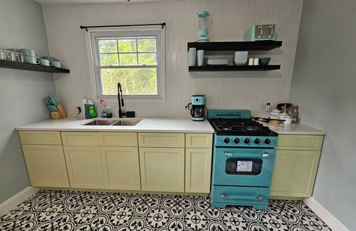 Liberty House | The Cottage House - Pool & Hot Tub