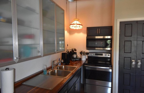 South Main Historic District House | The Cottage in the Historic South Main Arts District, Walk Everywhere Downtown