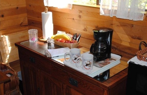South Redondo Cottage | THE COTTAGE IN THE GARDEN , WITH A SECLUDED SPA AND BIKES