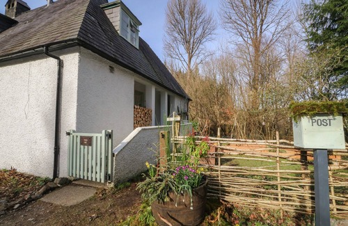 Taynuilt Cottage | The Cottage In The Woods
