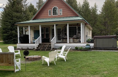Donnelly House | The Cottage is .5 mile to Cascade lake and 12 miles to Tamarack skiing