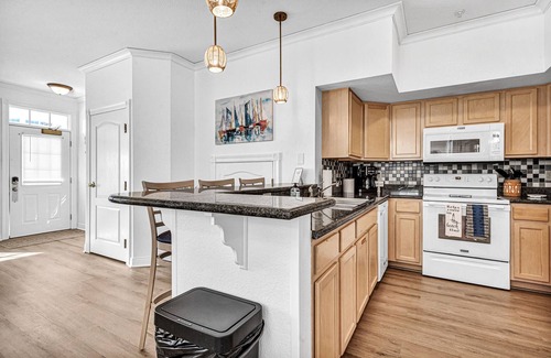 Sheboygan Condo | The Cottage - Newly Renovated Beachfront Condo on Lake Michigan