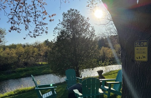 Georgetown Cottage | The cottage on the Credit River, cast a line or float lazily down the river.
