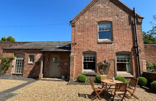 King's Bromley House | The Cottage, Orgreave Estate
